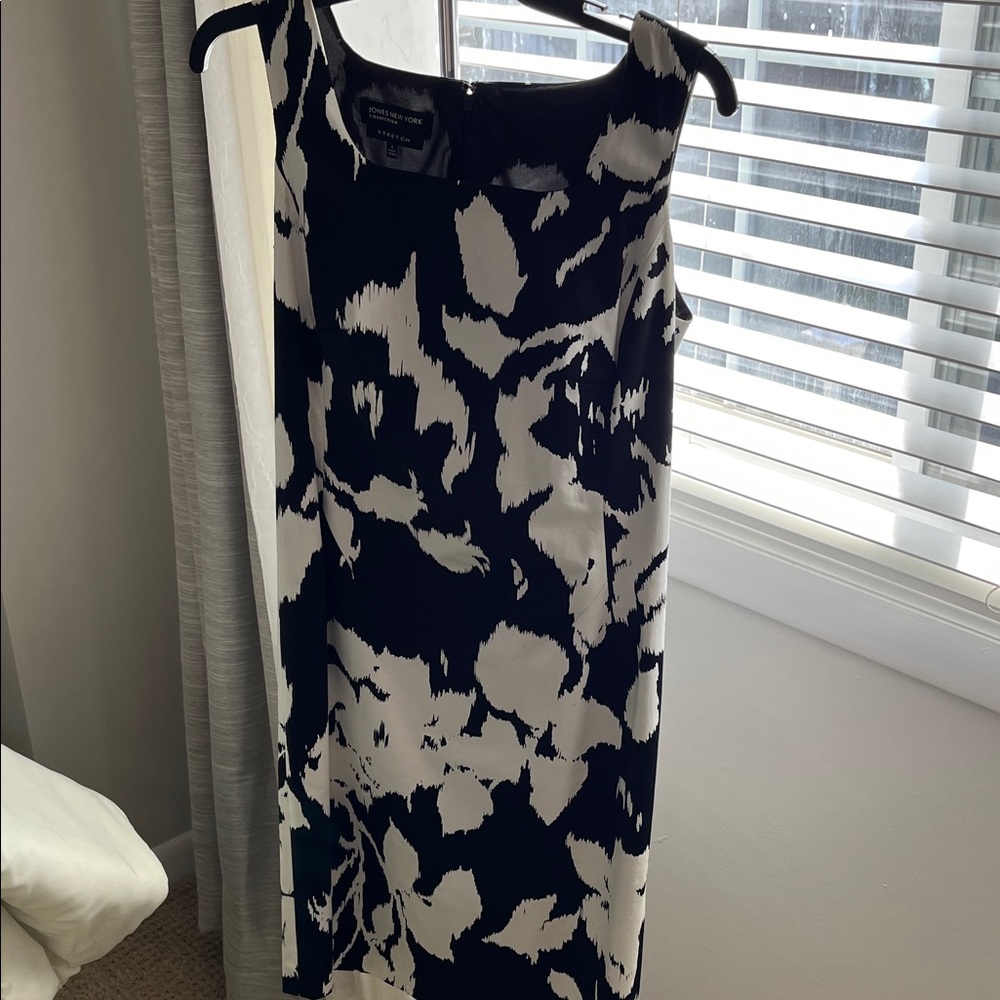 Jones New York Black & White Abstract Print Midi Dress